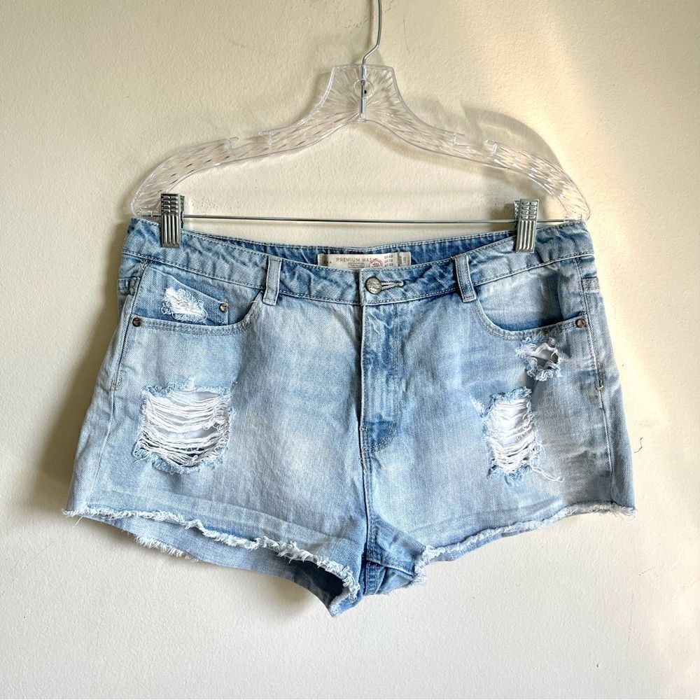 Zara Premium Light Wash Distressed Jean Shorts Size 10
